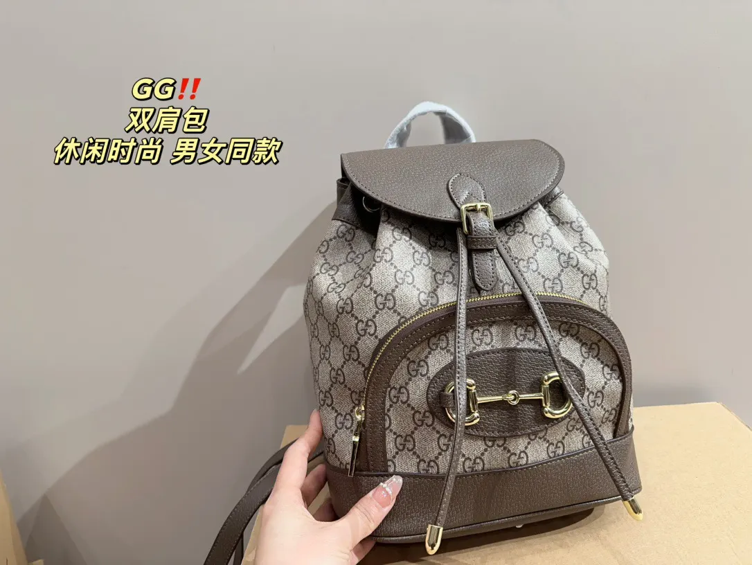 尺寸 Gucci 双肩包 质感很高级 容 实用双肩款