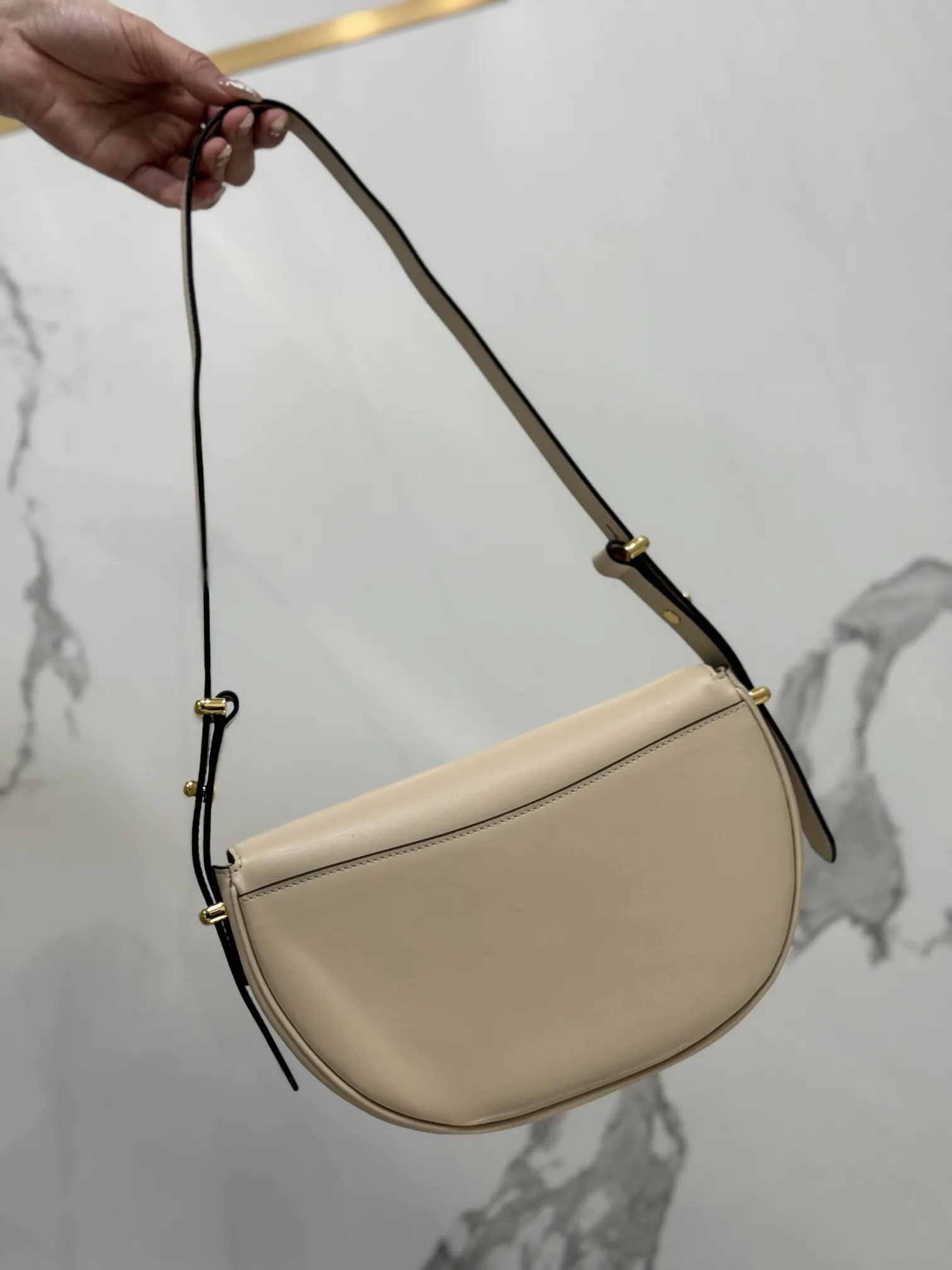 Prada 牛皮 羊皮 斜挎包