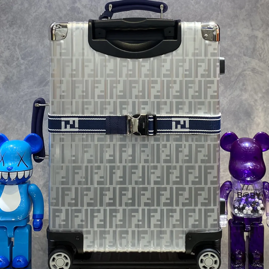 Fendi Rimowa 內飾 一见钟情或许就是当你第一 行李箱 旅行拉杆款 輕便出行款