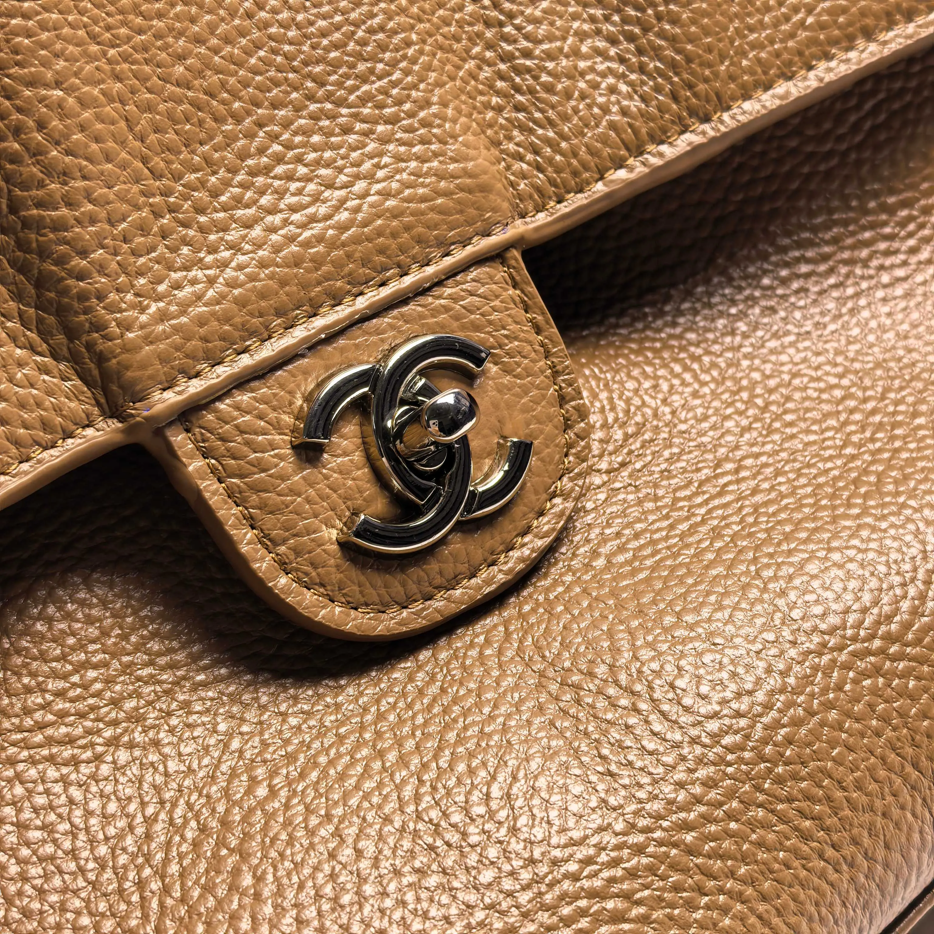 Chanel Classic Flap 牛皮 链条包