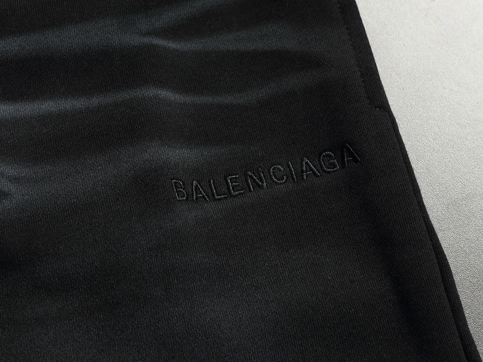 Balenciaga 黑色 皮革 T恤(數字8)