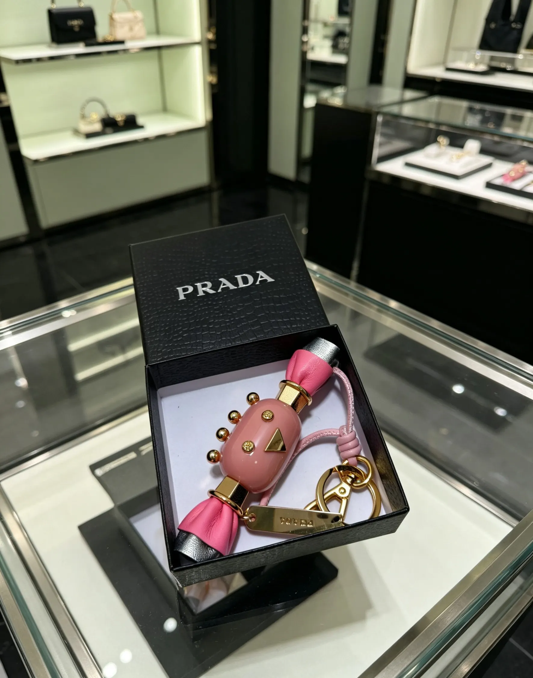 Prada 皮革 三角标 包包挂件/钥匙扣