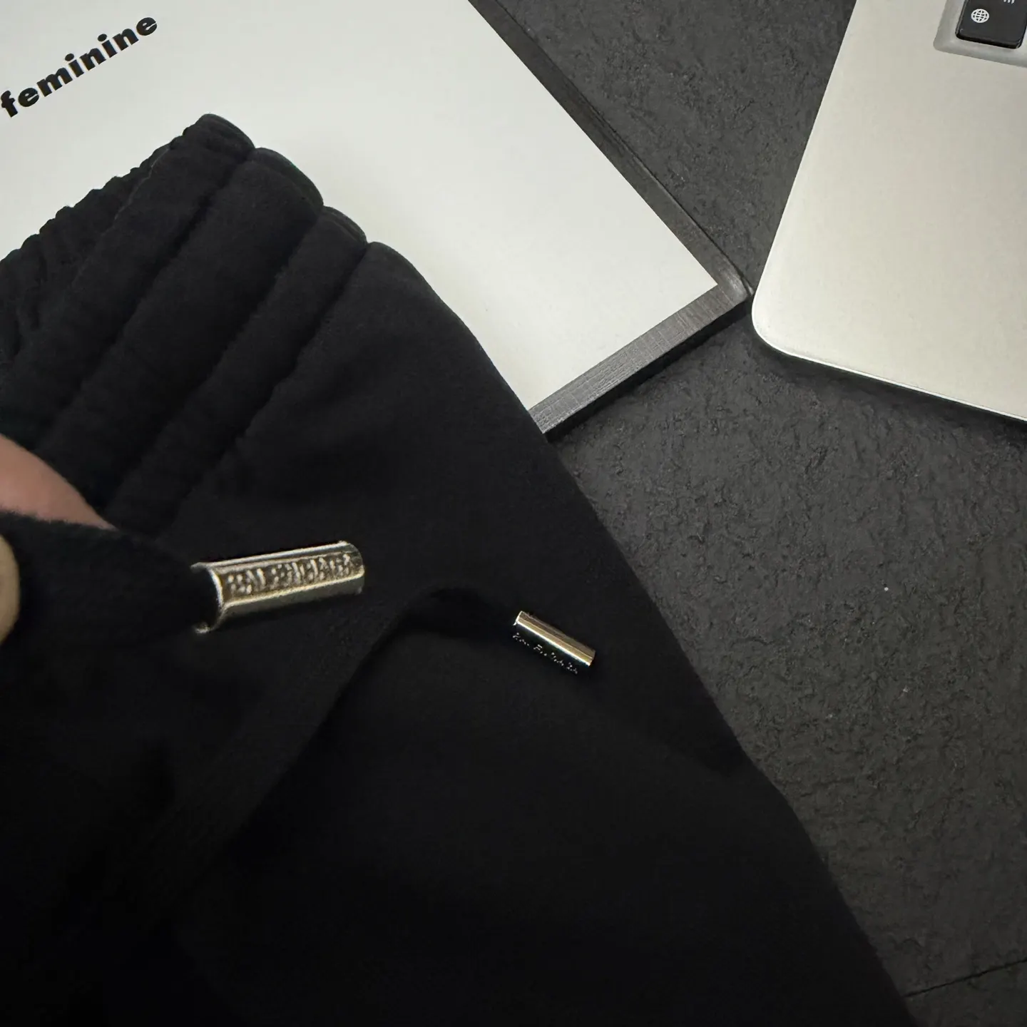 Balenciaga 黑色 纯棉 Logo 短裤 宽松休闲