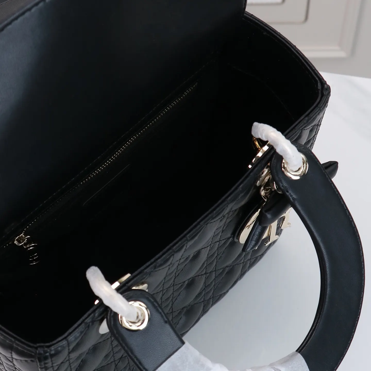 Dior Lady Dior Lady 黑色藤格纹手提斜挎包 金扣