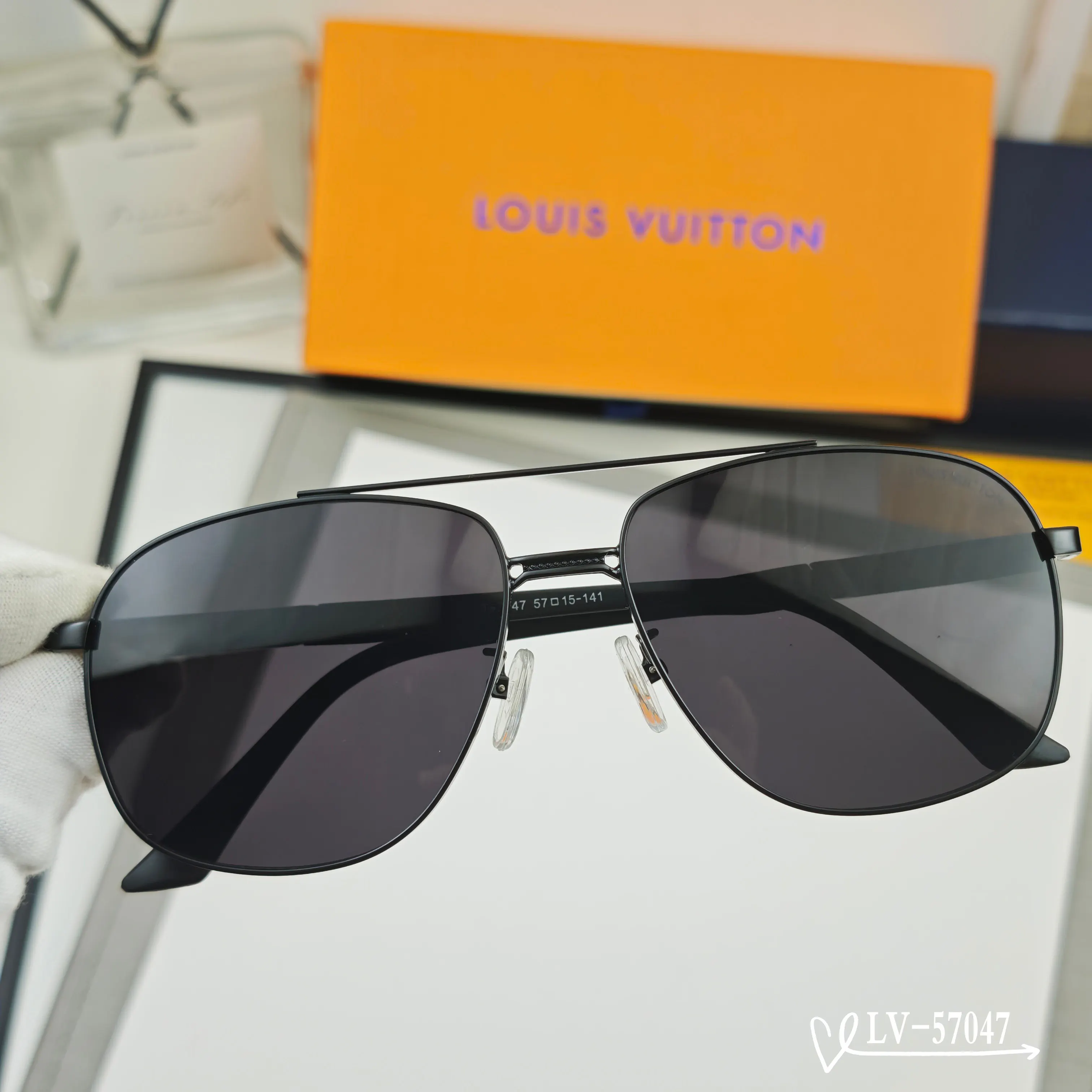 Louis Vuitton Fashion Item Fashion