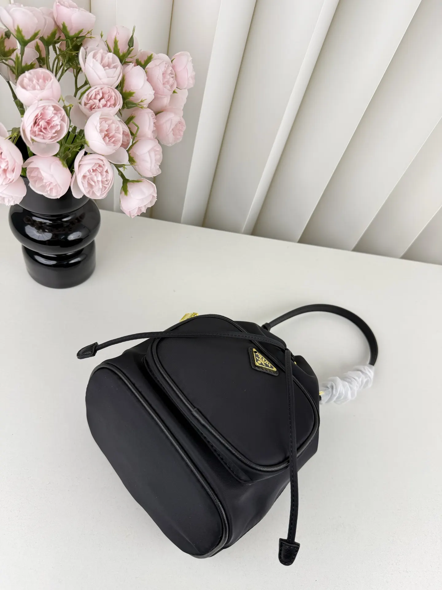 Prada Re-Nylon 尼龙 三角标 水桶包