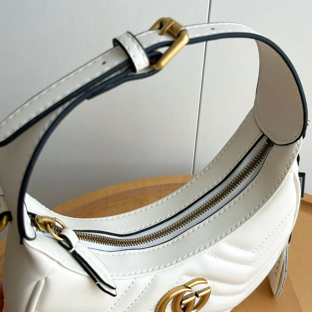 Gucci Marmont 绗缝皮革钱包 日常收纳款