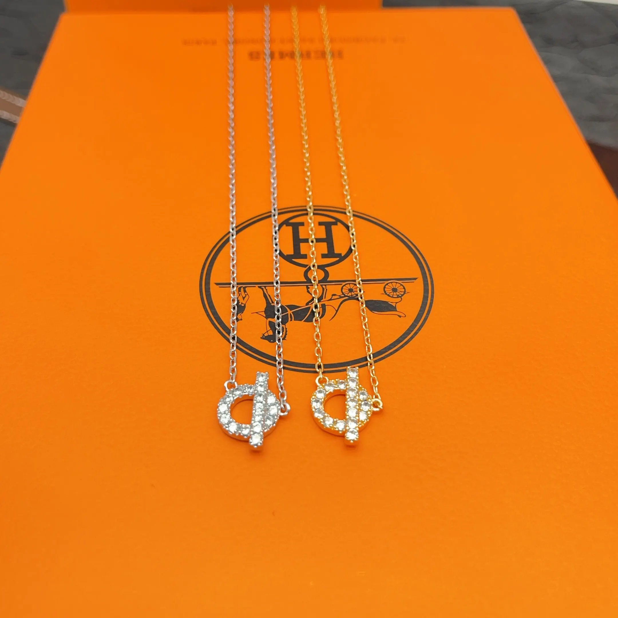 Hermès Roulis 金色 斜挎包