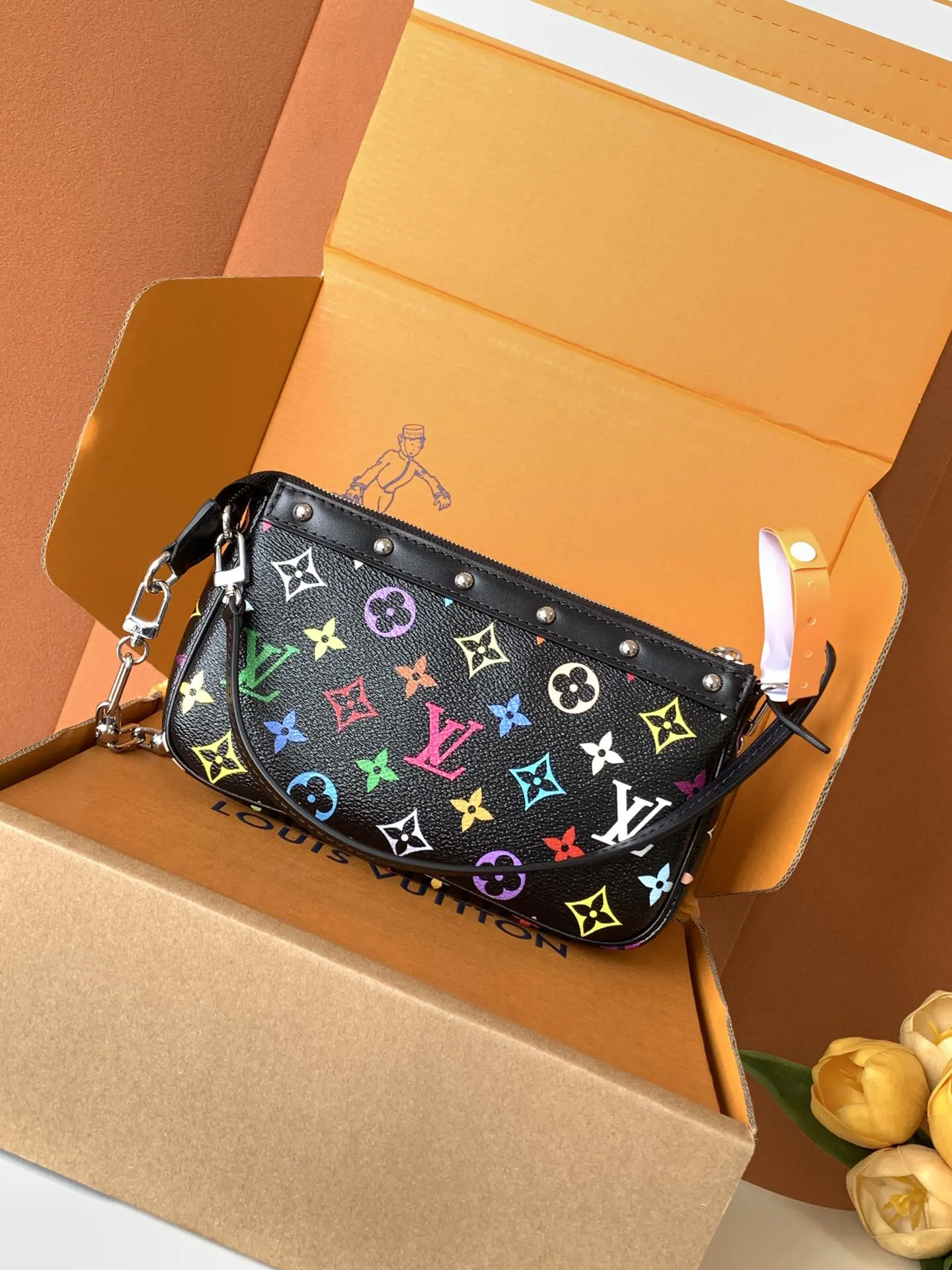 Louis Vuitton Chain Bag Leather
