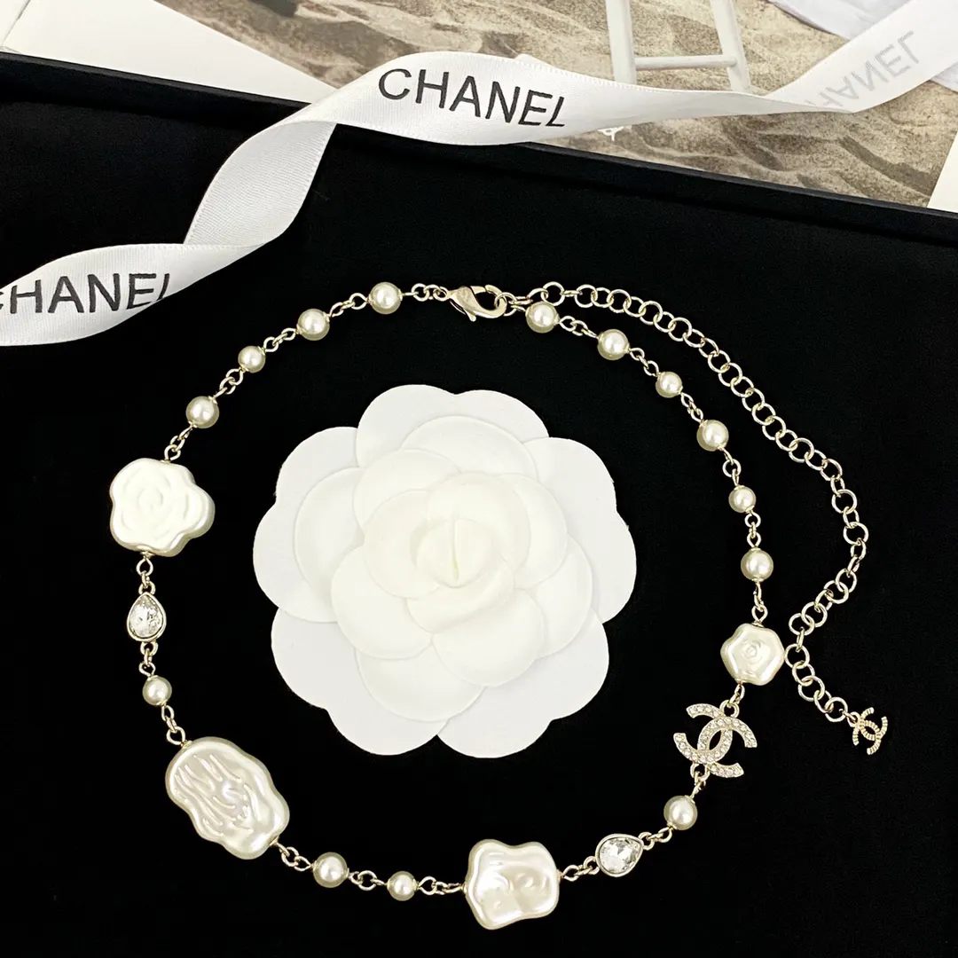 Chanel 珍珠 双C 满钻 贝母 项链 精致锁骨链