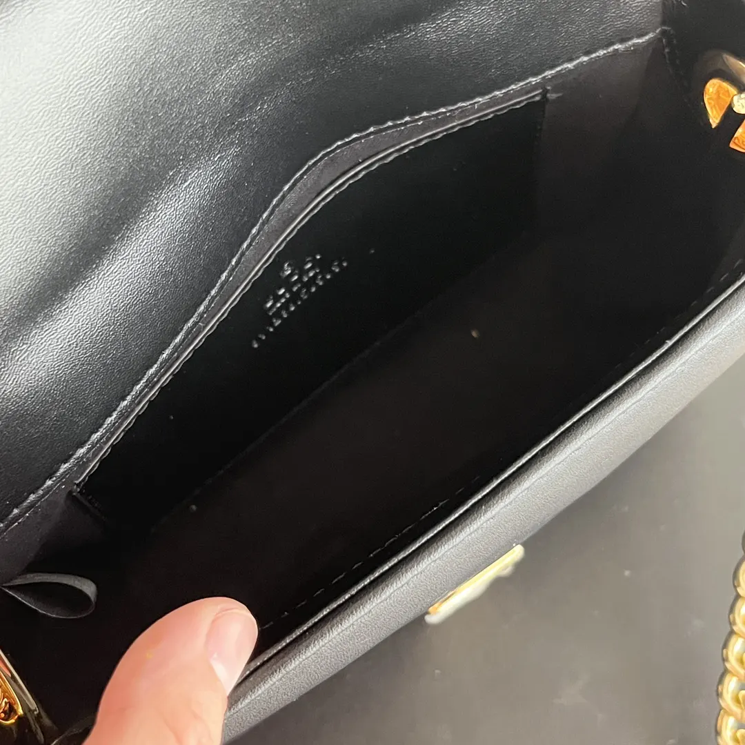 Gucci Marmont 絎縫皮革鏈條包 單肩斜挎