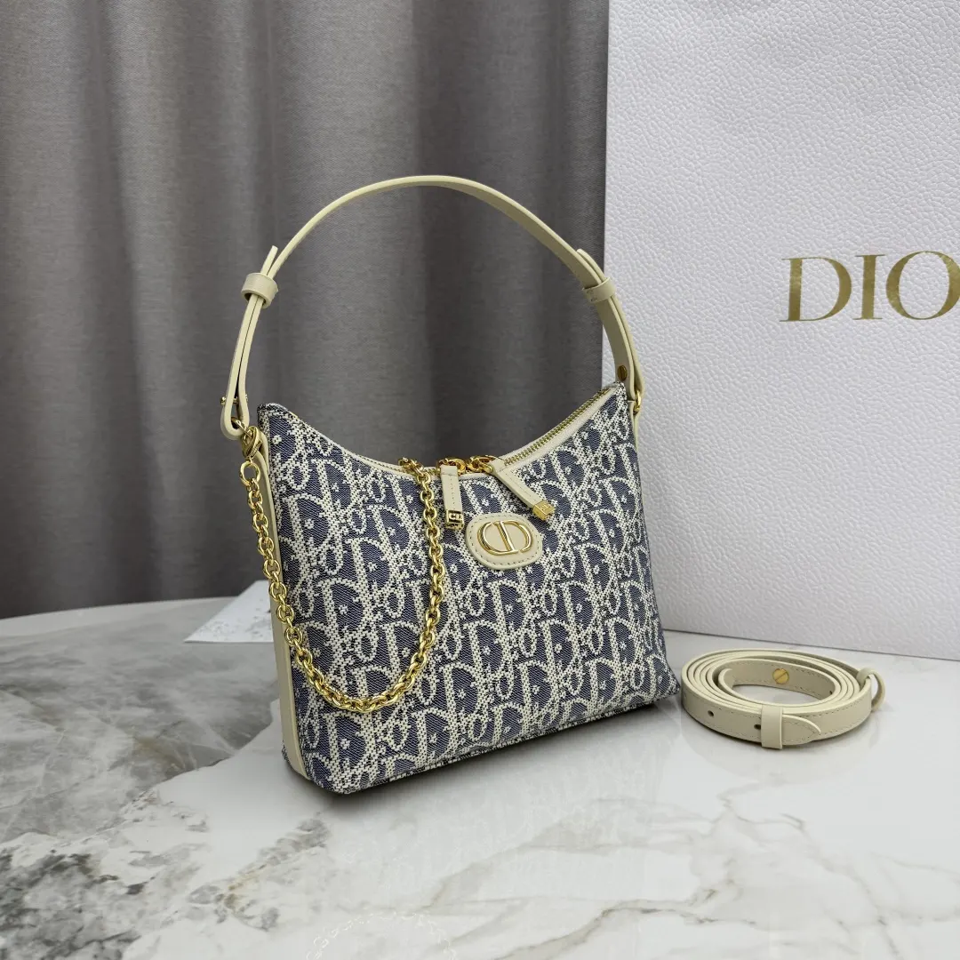 Dior 30 Montaigne Denim Crossbody Bag Image 3 Dior 30 Montaigne Denim Crossbody Bag Image 3