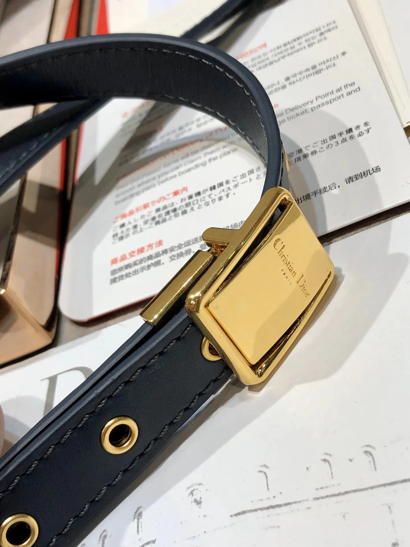Dior 30 Montaigne 皮革 手拿包