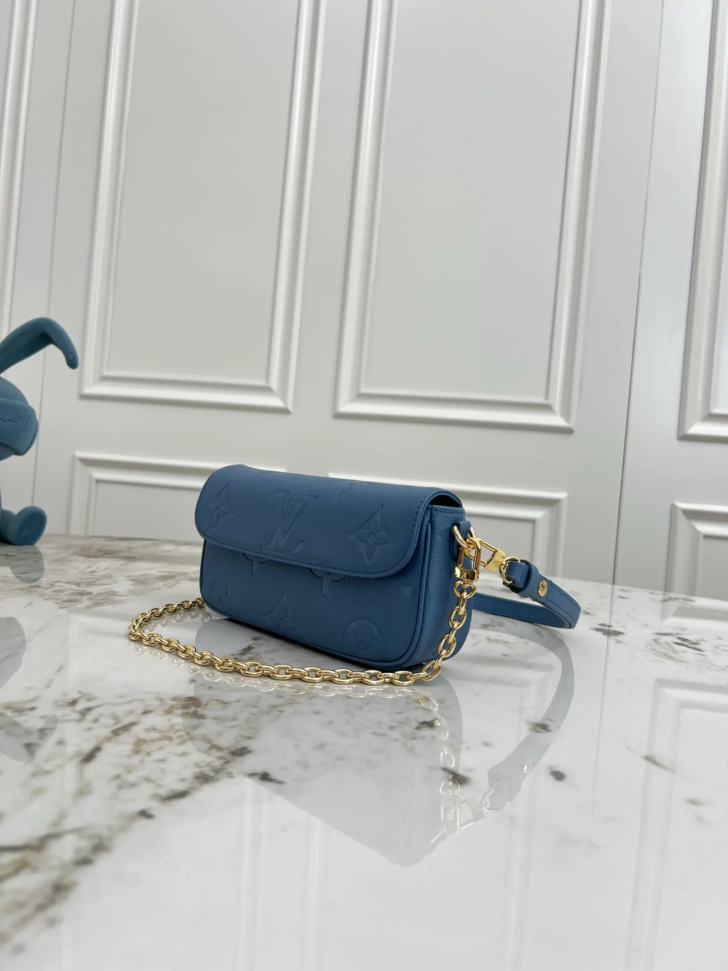 Louis Vuitton 蓝色 Monogram 链条包