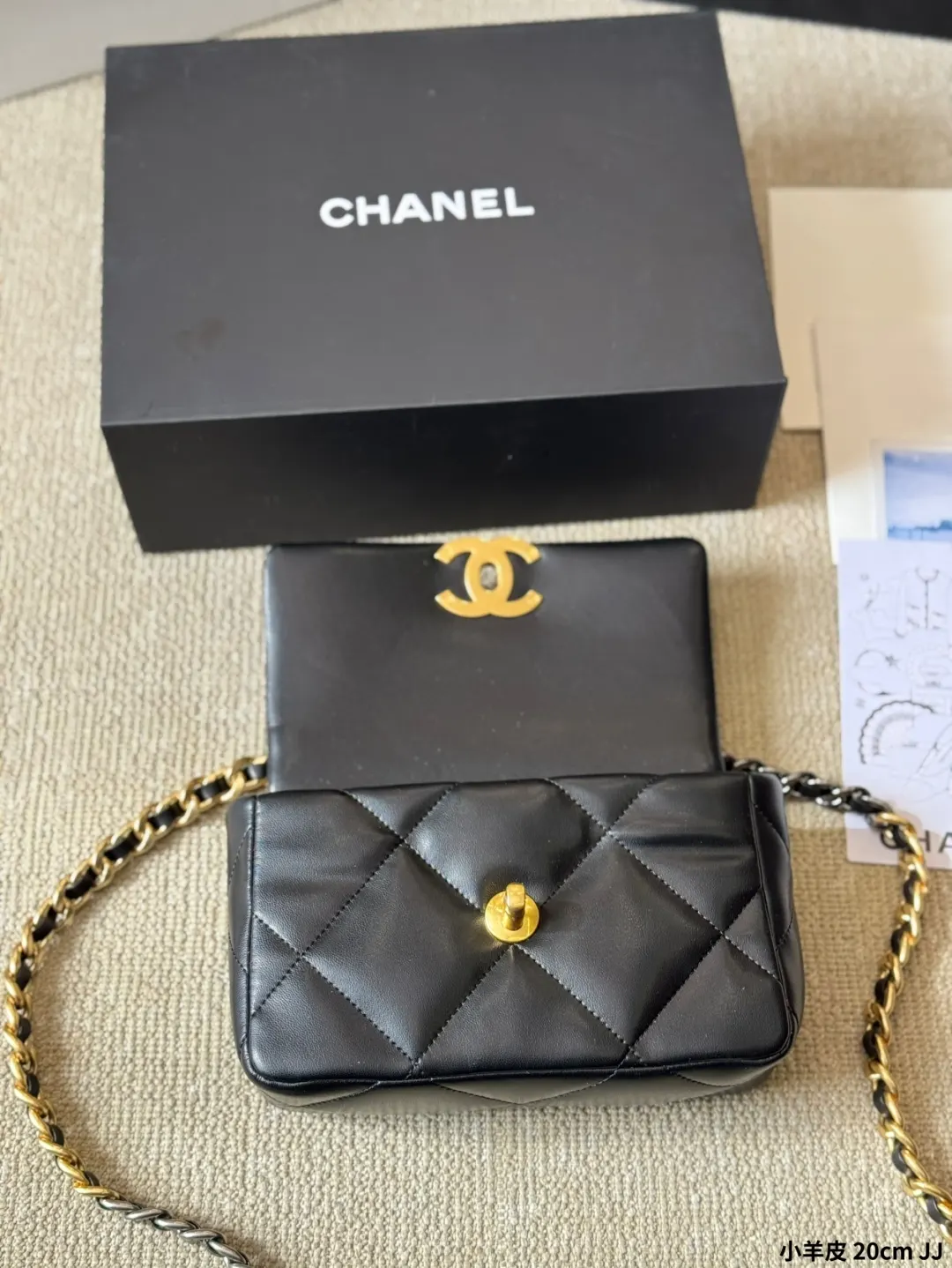 CHANEL 羊皮 小羊皮 手袋口盖包mini 轻盈绵柔质感 链条包 精致链条款