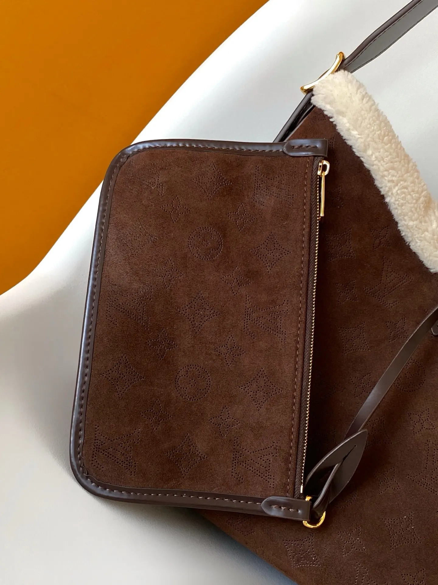 LV CarryAll 牛皮 收纳包 旅行收纳款