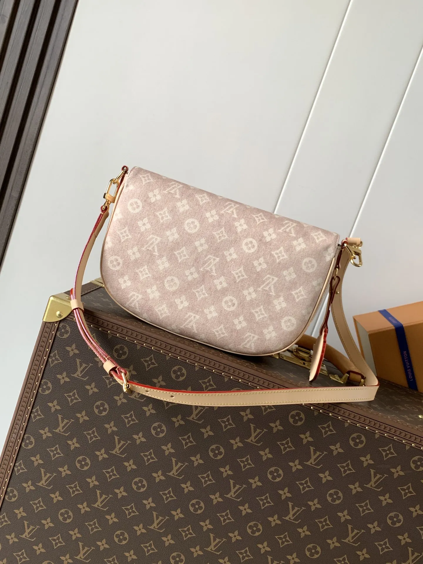 LV Zippy zip wallet Image 3 LV Zippy zip wallet Image 3