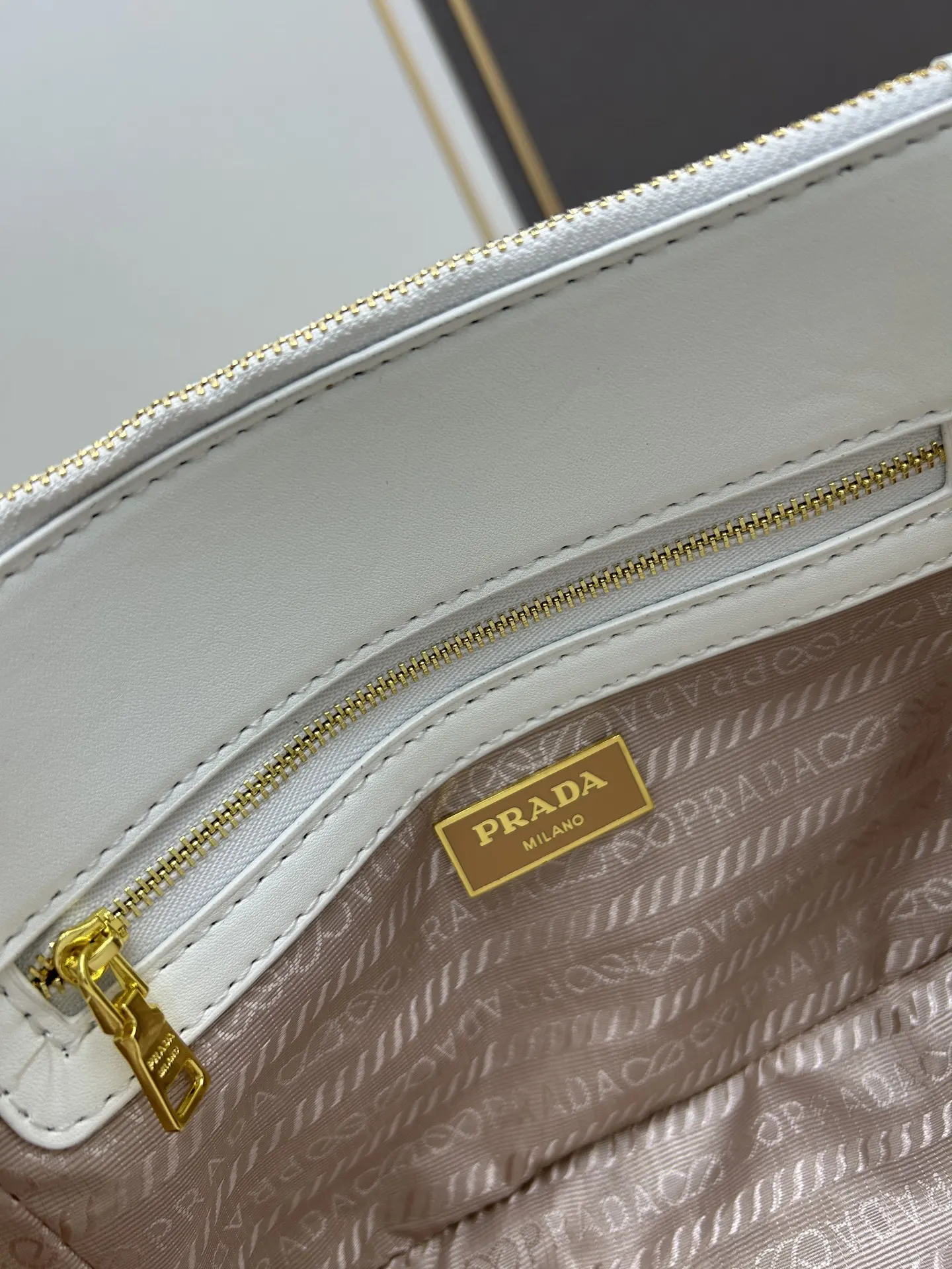 Prada 皮革 手提包