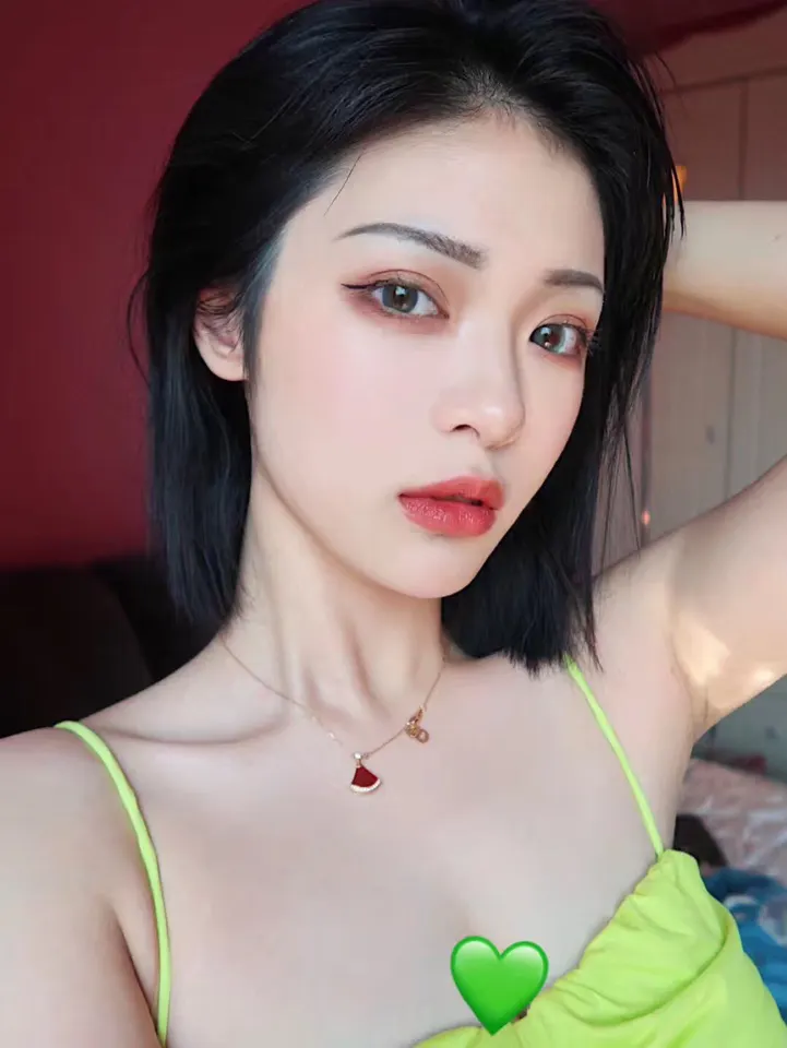 Bvlgari 玫瑰金 项链 精致锁骨链款