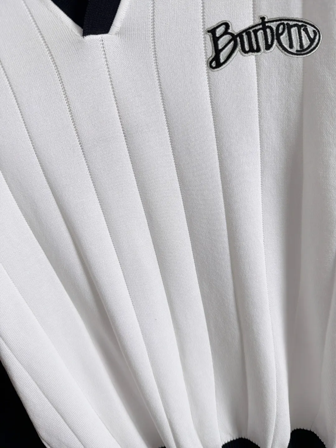 Burberry Embroidery Cotton Knitwear Textured Knit Image 6 Burberry Embroidery Cotton Knitwear Textured Knit Image 6