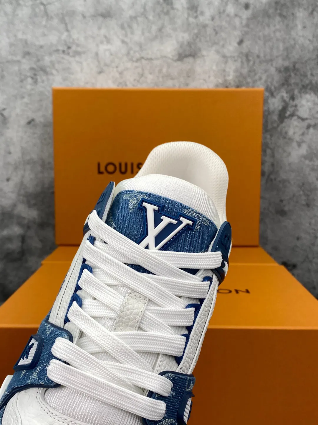 LV 蓝白拼色低帮运动鞋 休闲百搭款｜ORBUYBAG 岚奢包高端时尚精品