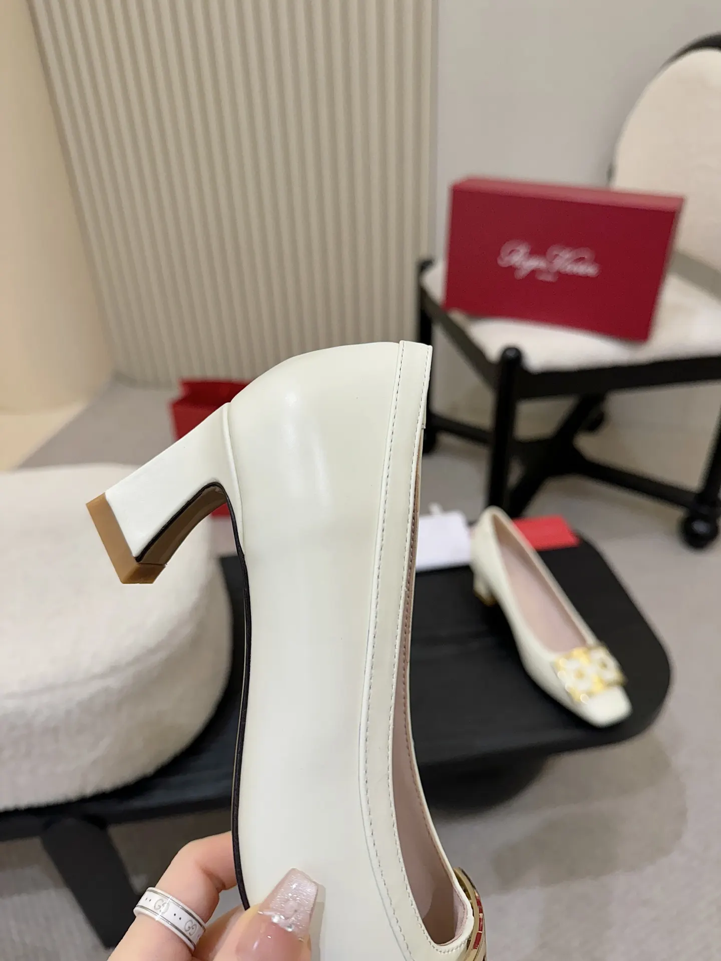 Roger Vivier 运动鞋 休闲百搭款 款03