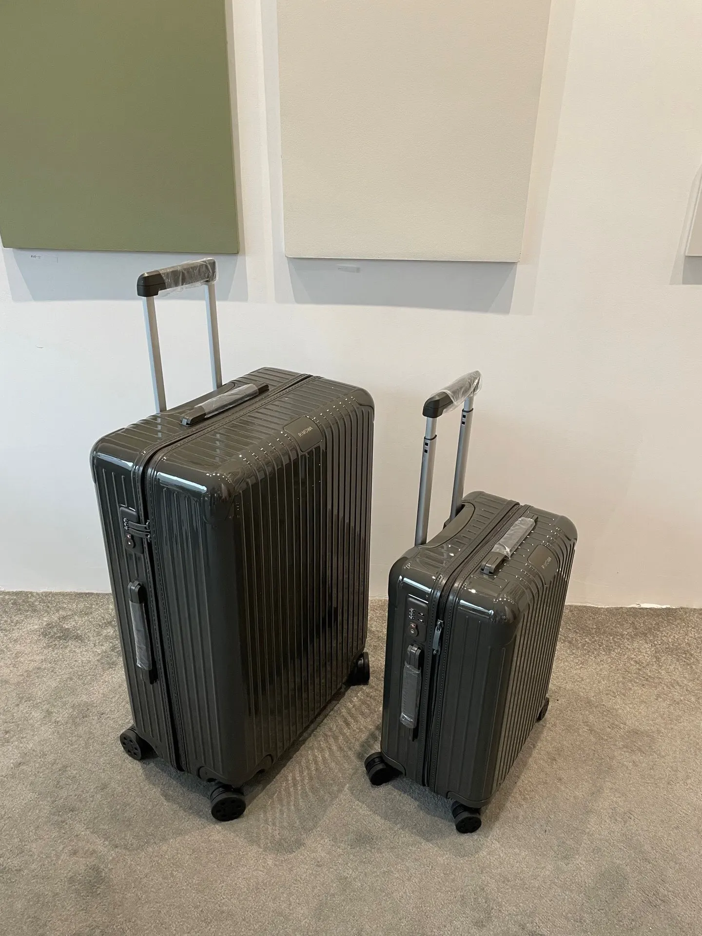 黑色 白色 Rimowa日默瓦旅行箱 拉杆箱 RIMOWA 日默 行李箱 旅行拉杆款 輕便出行款