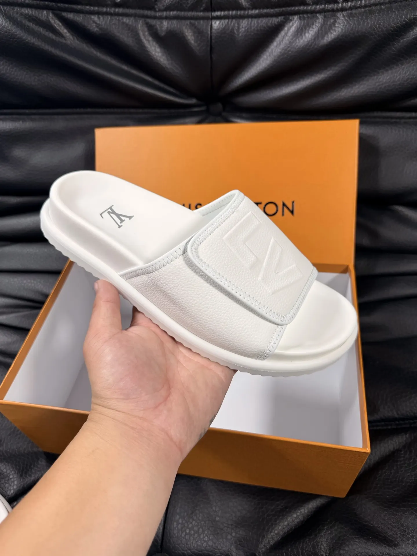 LV platform slippers, casual and versatile Image 6 LV platform slippers, casual and versatile Image 6