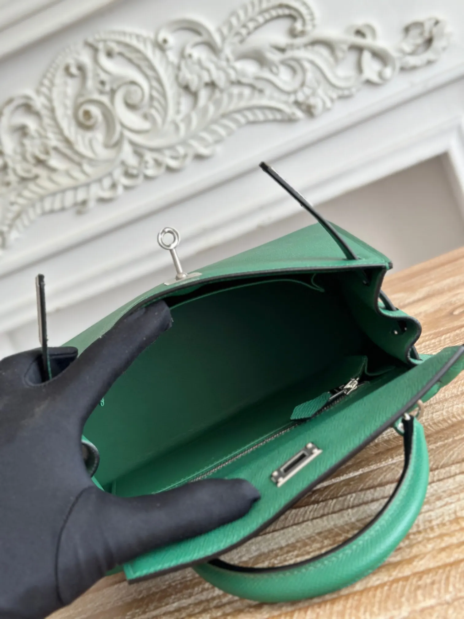 Hermès Kelly Top Handle Bag Classic Leather