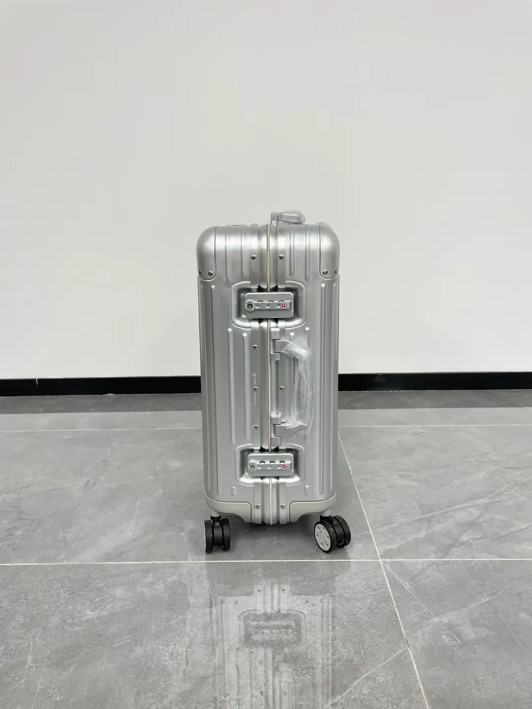 Rimowa Black Silver Suitcase Travel Lightweight