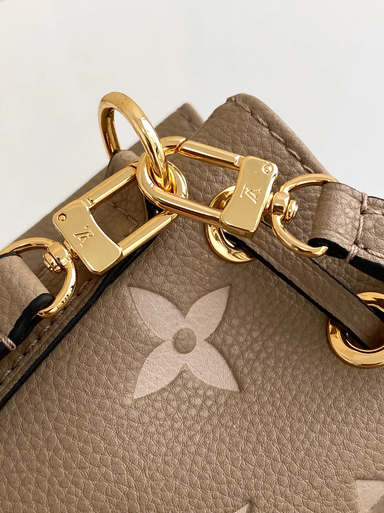 Louis Vuitton Bucket Bag Casual