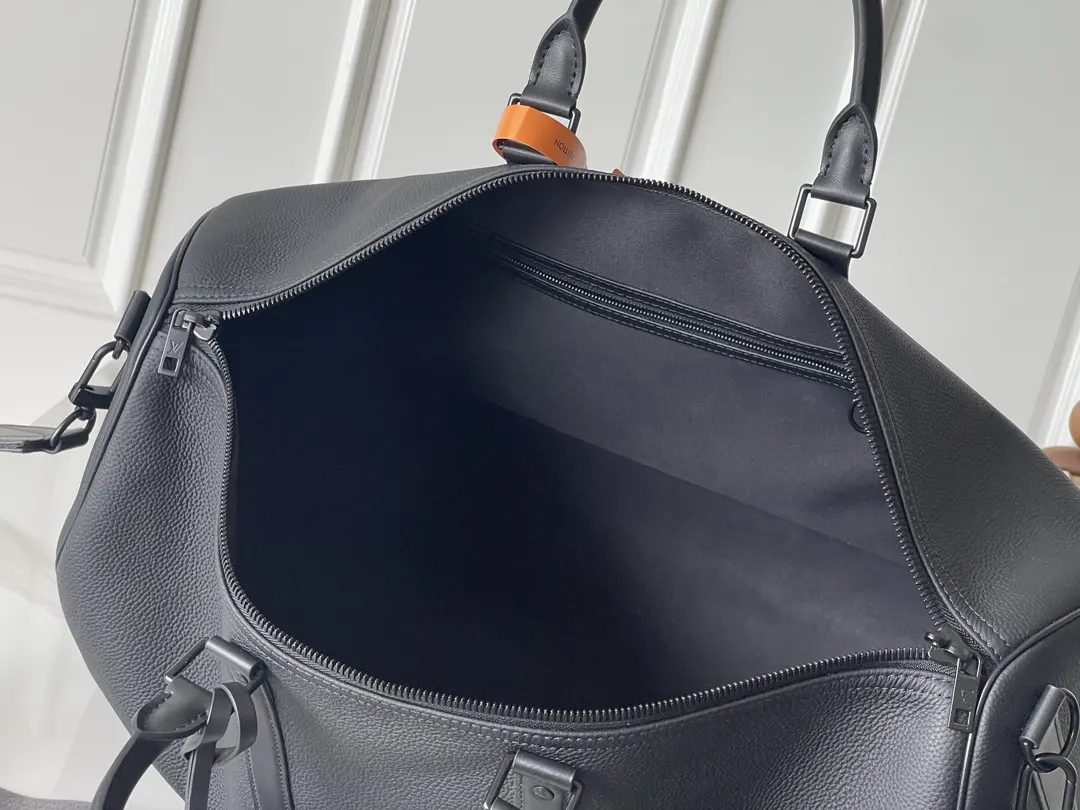 Louis Vuitton Black Fashion Item Travel Leather