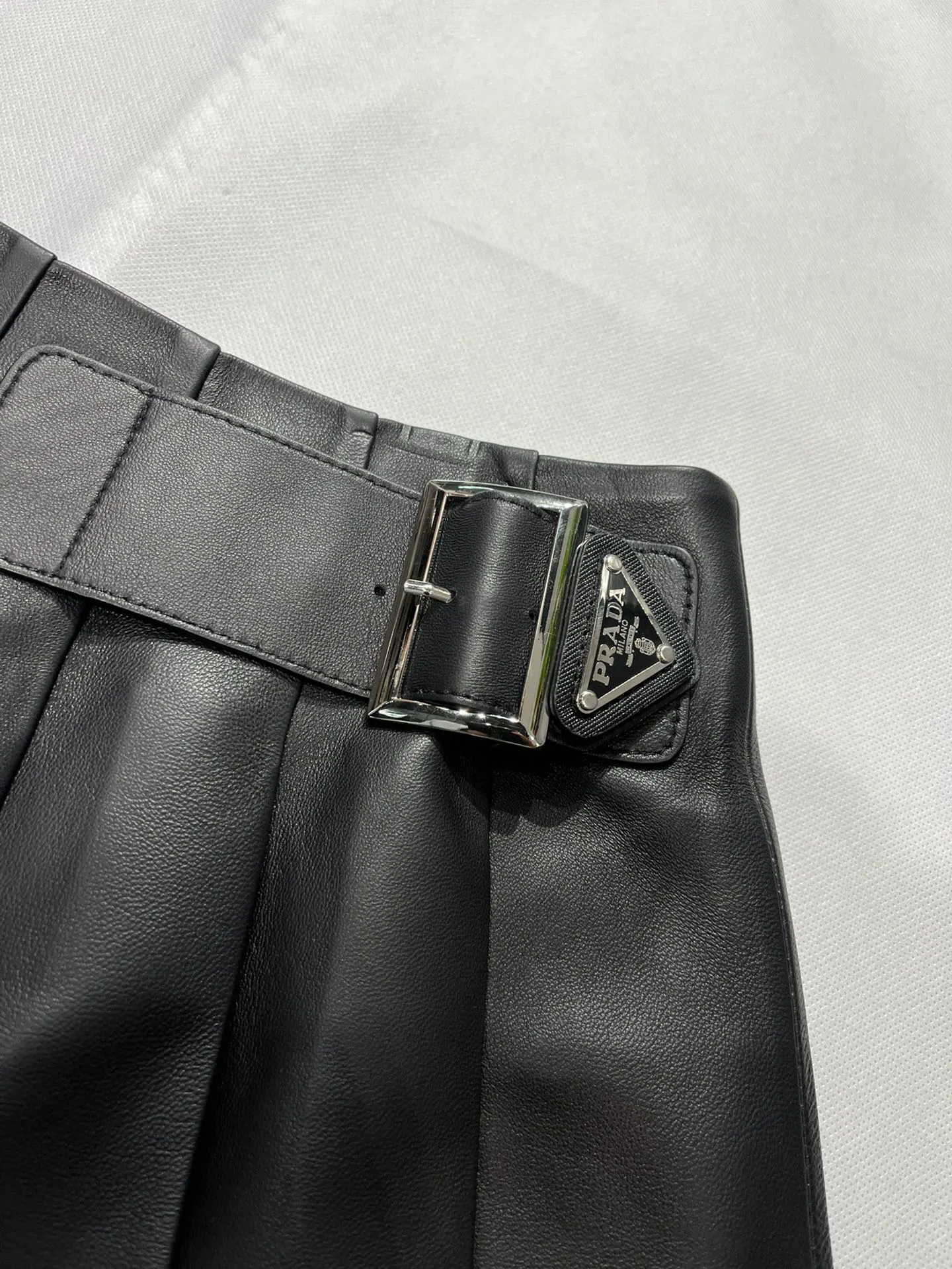Prada 皮革 短裤