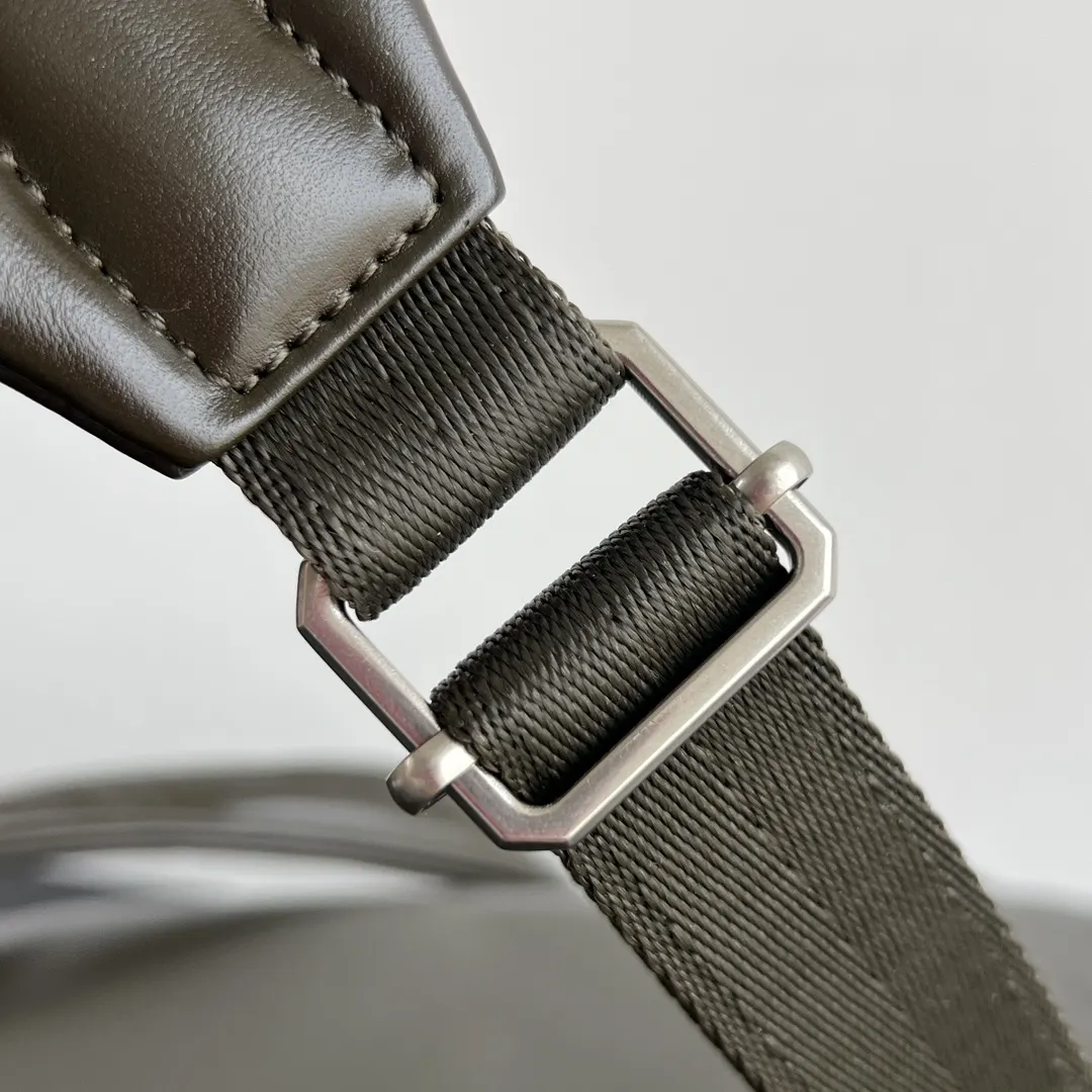 Bottega Veneta 小牛皮 雙肩包 实用雙肩款