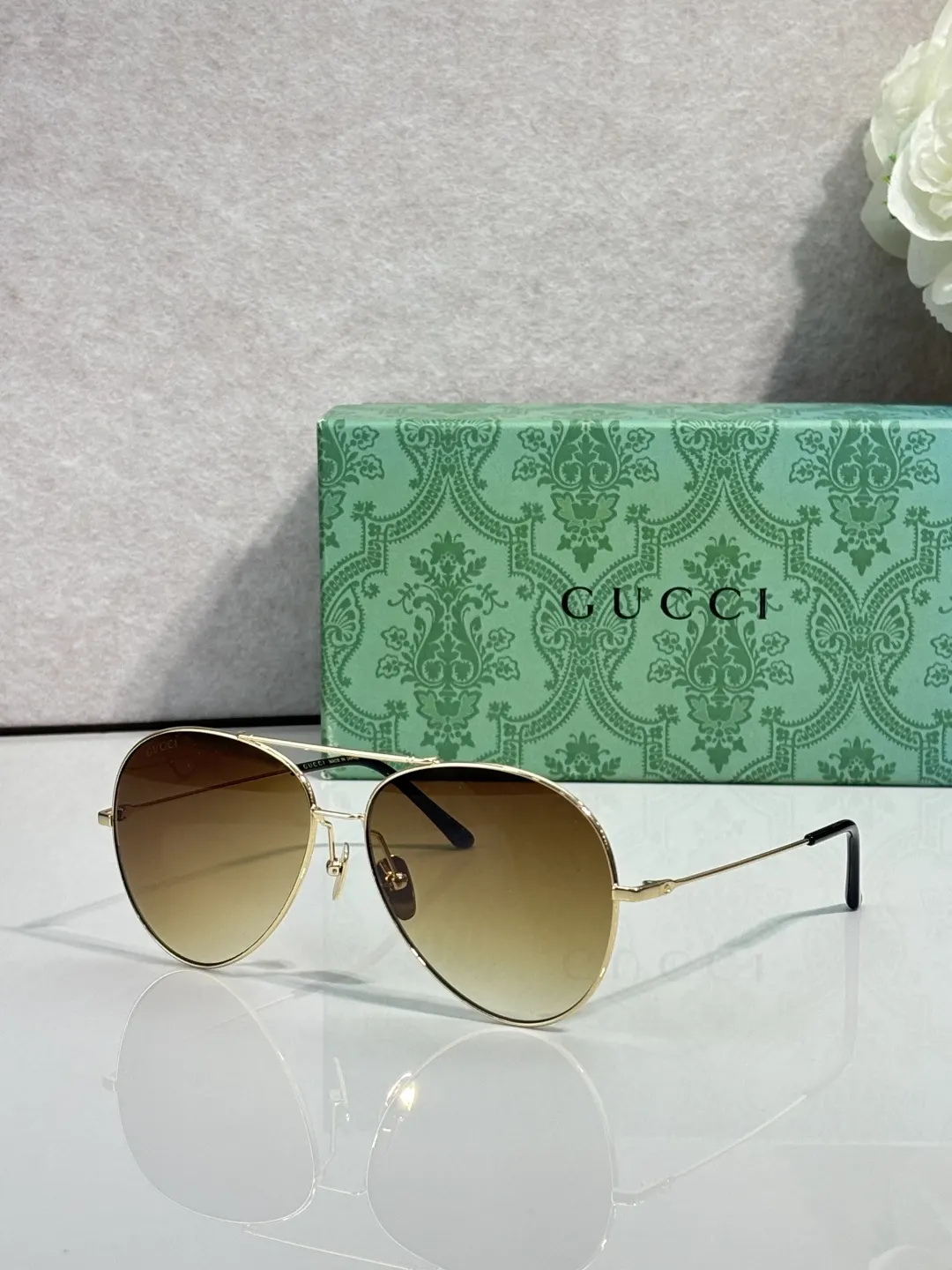 Gucci Round Frame Sunglasses Black