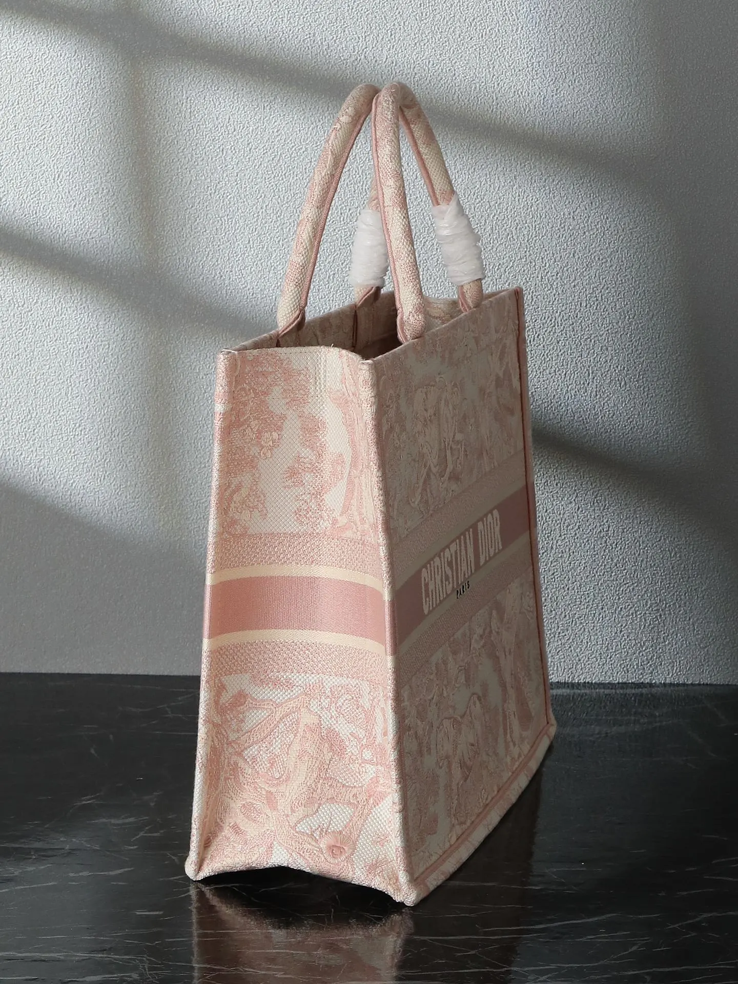 Book Tote 可收纳各种日常用品 全新演绎Baye图案混合效果D 托特包 大容量托特款