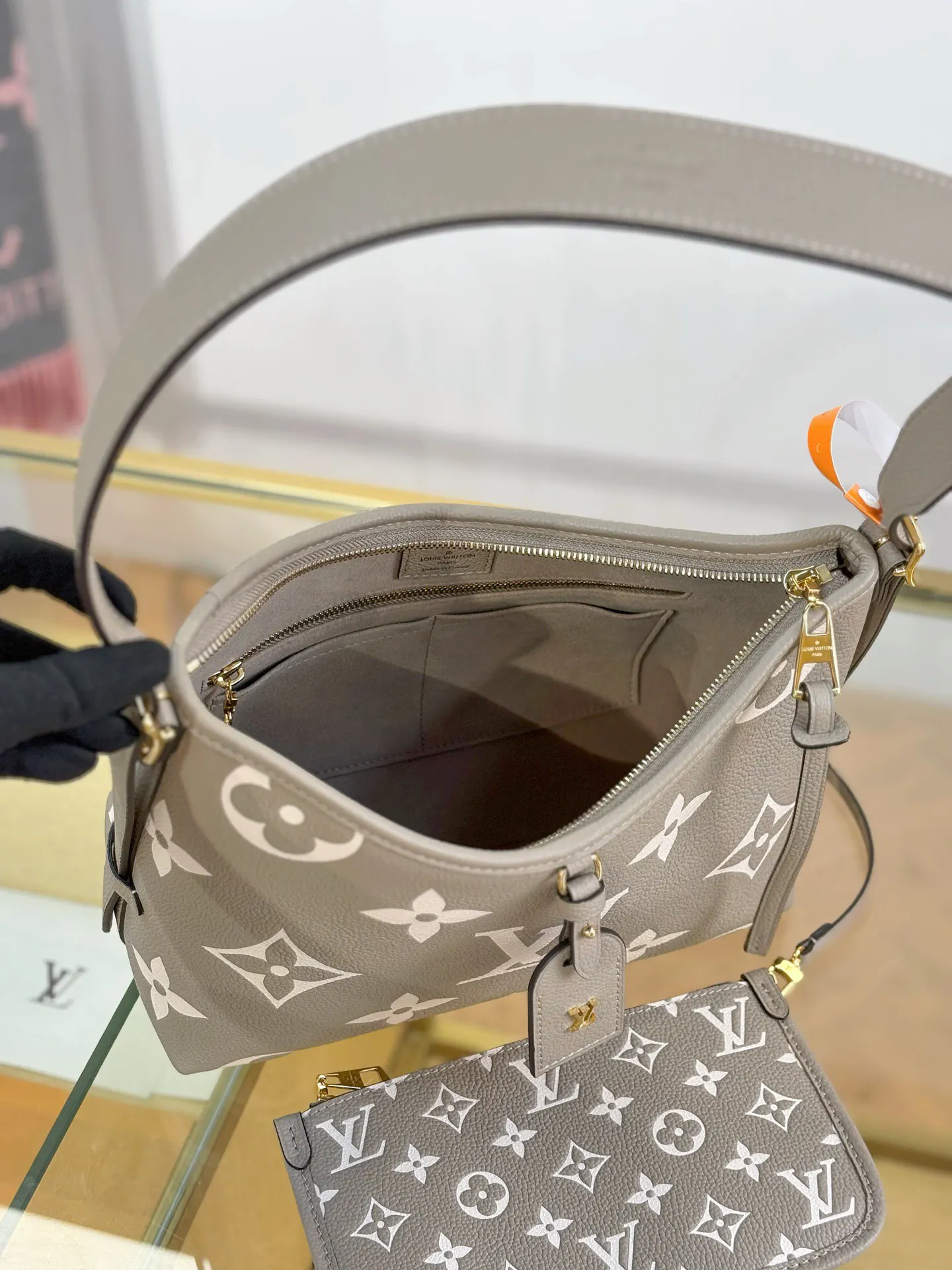 CarryAll 牛皮 斜背包 輕便斜挎款(數字9) CarryAll 牛皮 斜背包 輕便斜挎款(數字9)