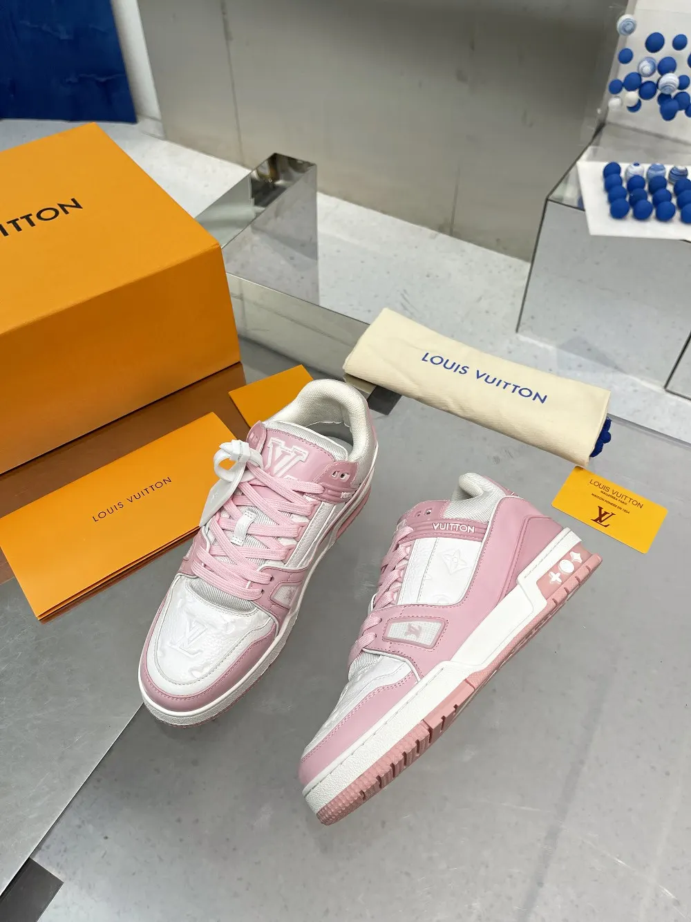 Louis Vuitton 运动鞋