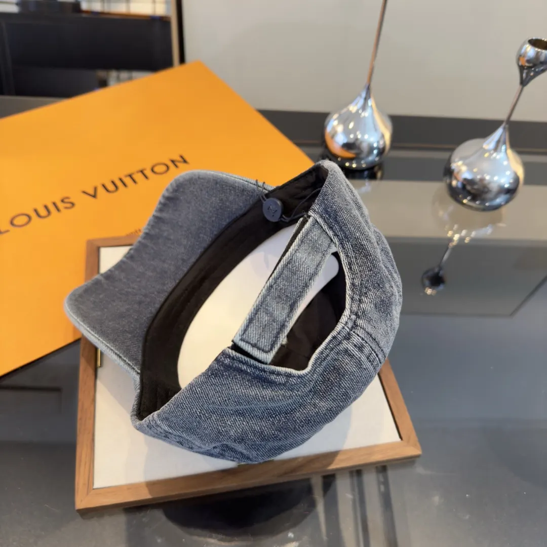 Louis Vuitton Fashion Item Casual