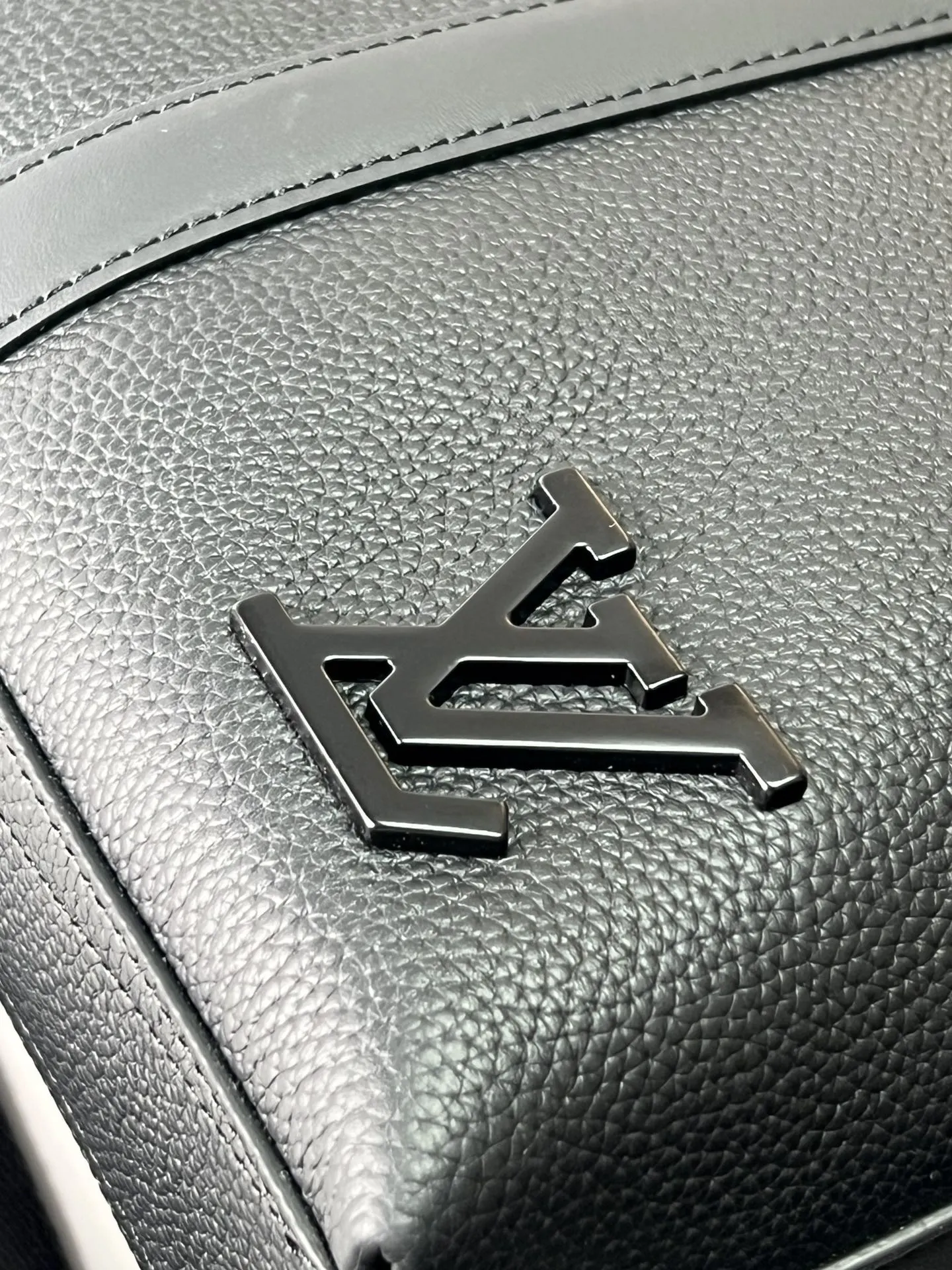 LV 牛皮 收纳包 旅行收纳款
