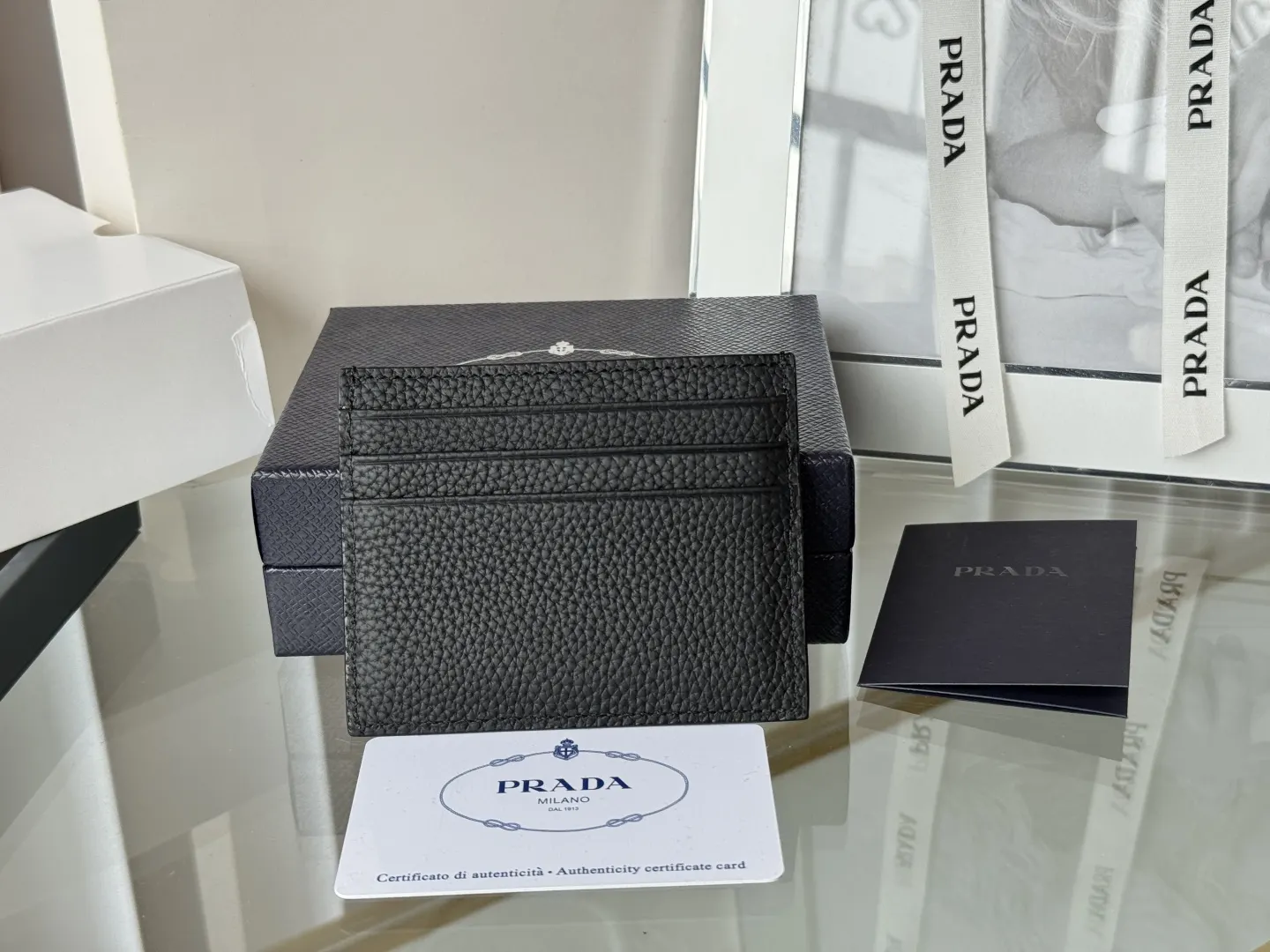 Prada Logo 金属标 钱包 实用卡夹