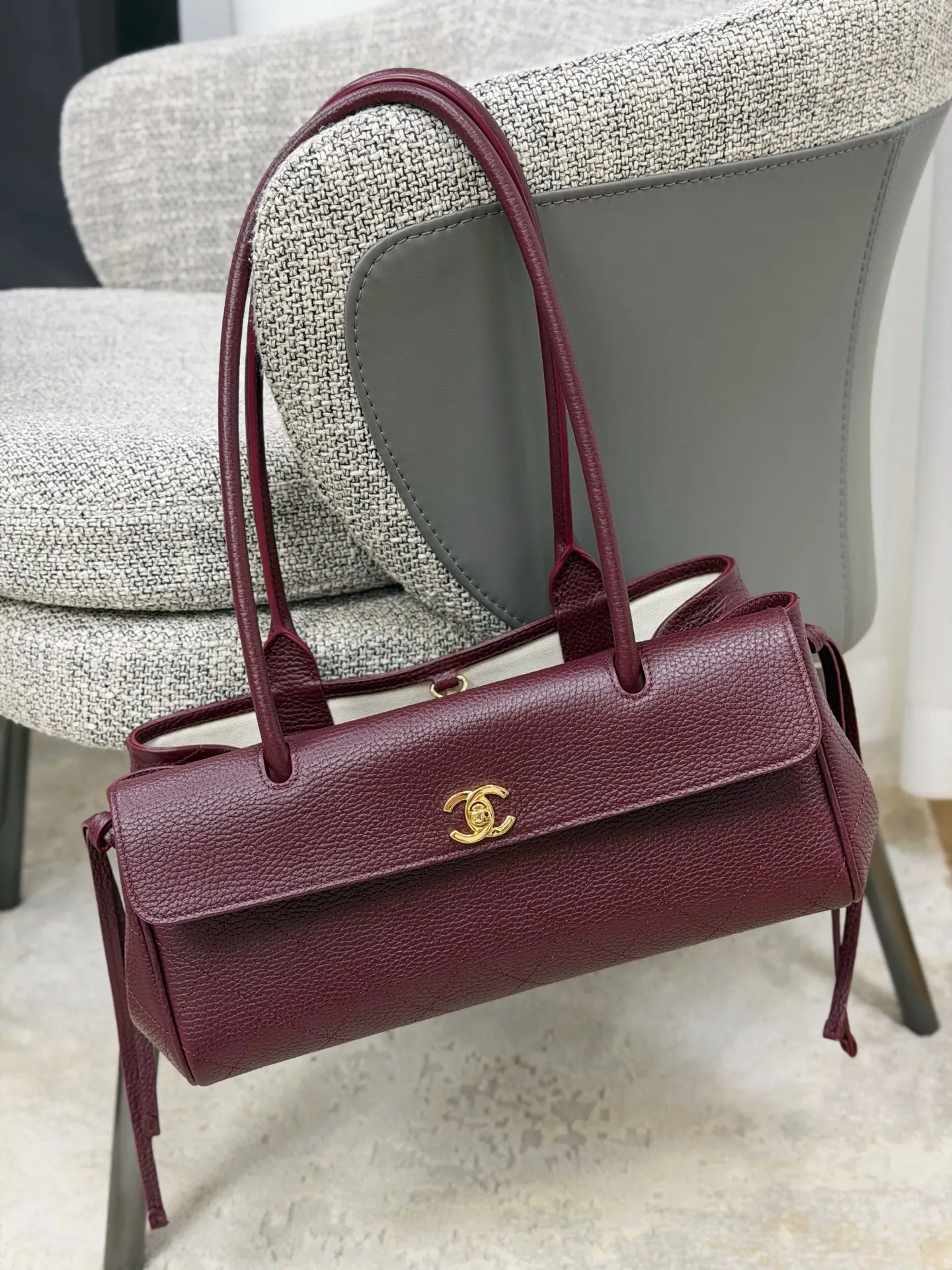 Chanel Cowhide Tote Shopping Bag Hand Held Shoulder Image 9 Chanel Cowhide Tote Shopping Bag Hand Held Shoulder Image 9