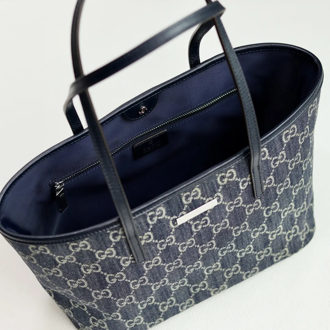 Gucci 牛仔 GG牛仔布为精致廓形增添品牌标志性元素 托特包 大容量托特款
