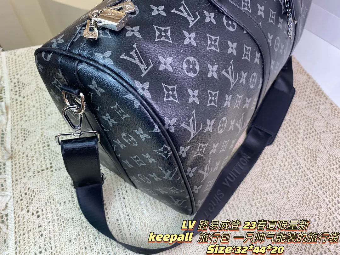 LV Keepall 春夏限量 keepall 旅行袋 一只帅气能装 大容量旅行款