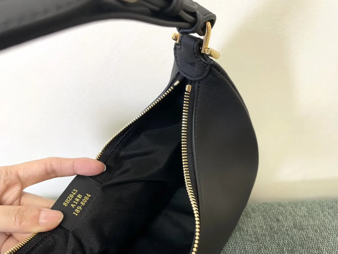 Fendi 黑色 金色 皮革 腋下包 復古腋下背款