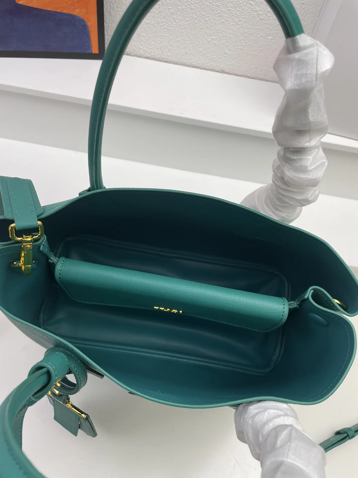 PRADA Saffiano十字纹牛皮 购物袋 轻便实用款