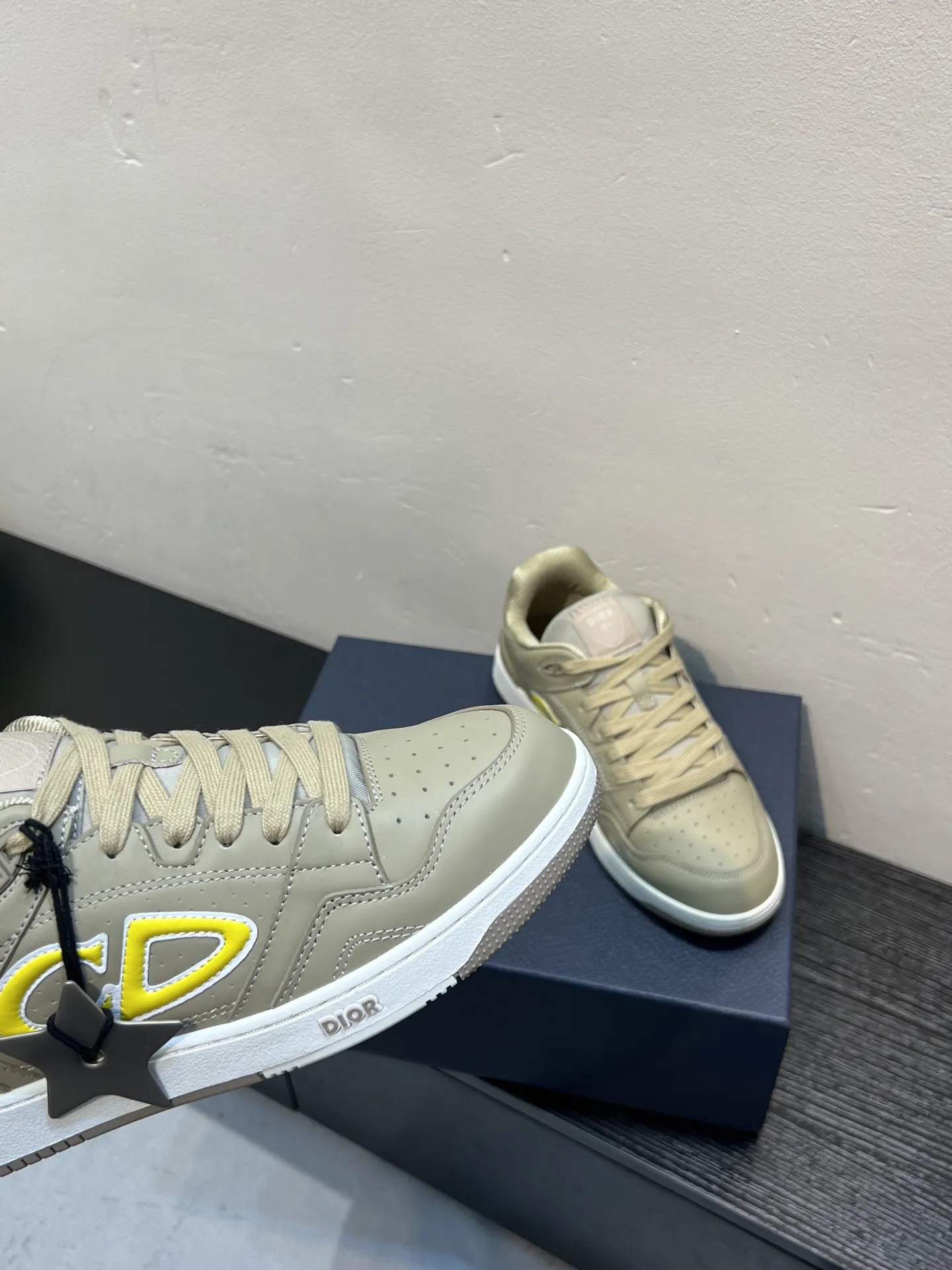 Dior Oblique White Leather Sneakers Image 8 Dior Oblique White Leather Sneakers Image 8