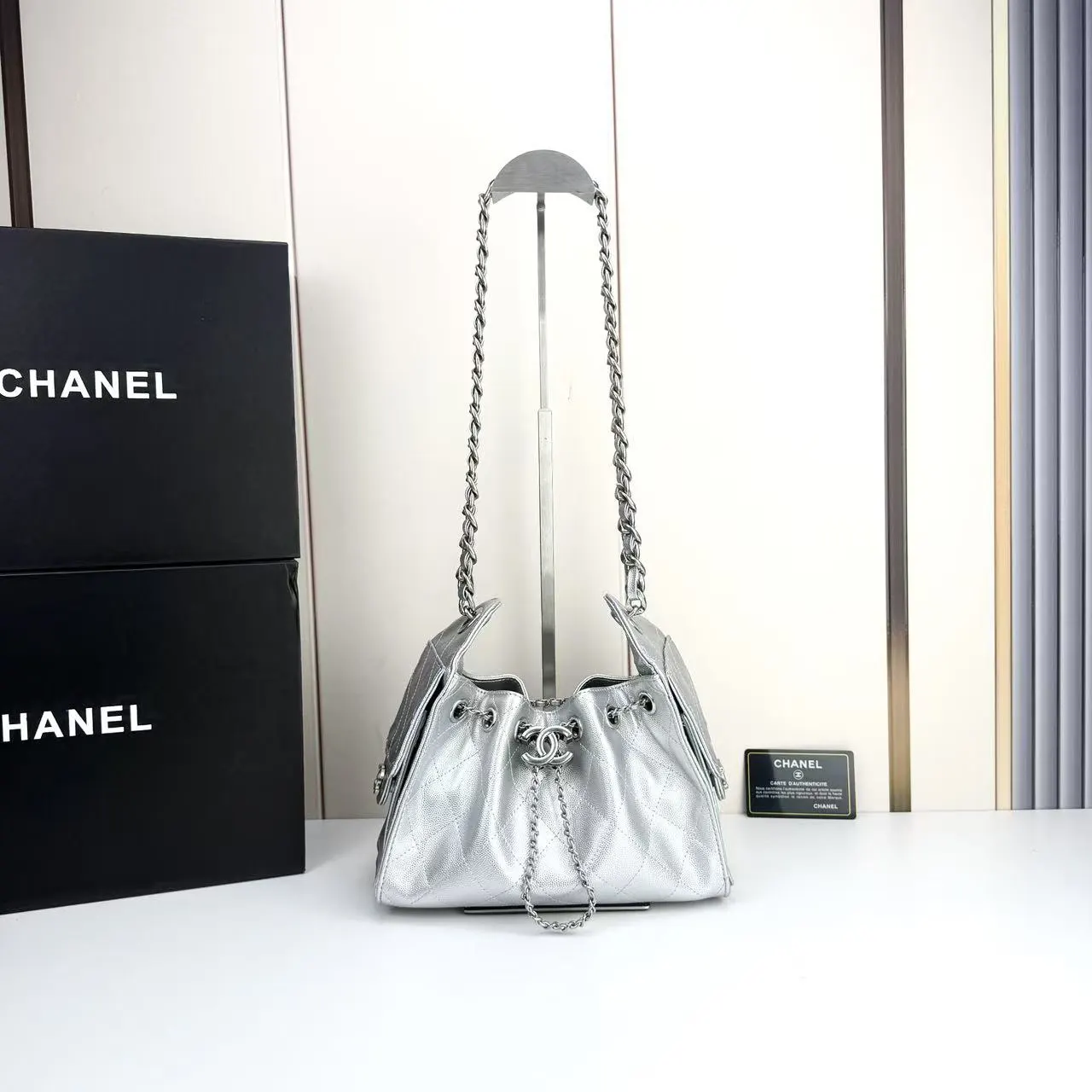 Chanel 銀色 水桶包