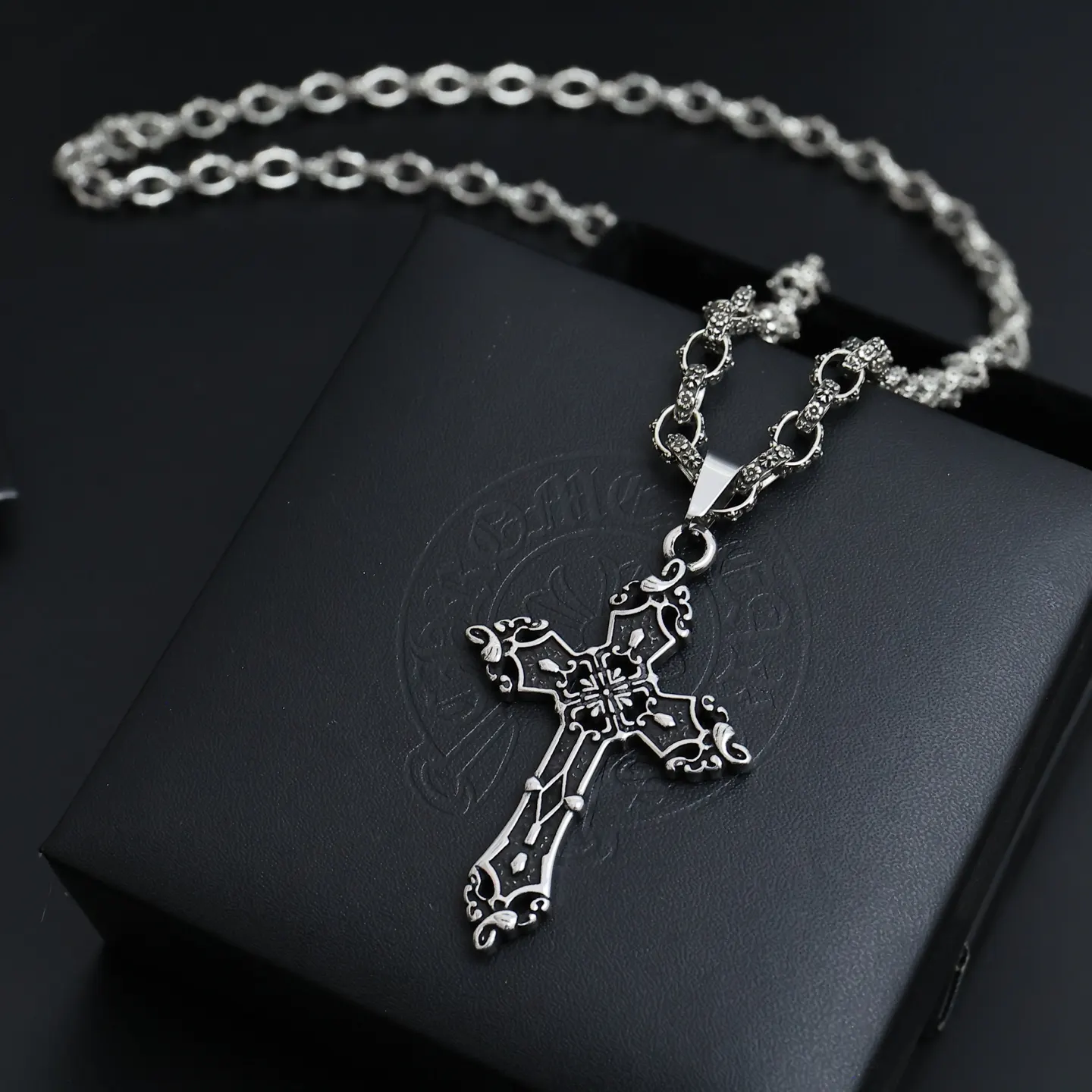 Chrome Hearts 項鍊 精致锁骨链款