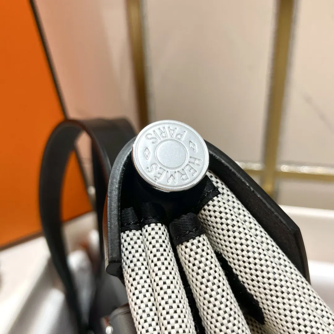 Hermès Kelly 紅色 帆布拼皮 雙肩包 31cm 休閒通勤(數字9) Hermès Kelly 紅色 帆布拼皮 雙肩包 31cm 休閒通勤(數字9)